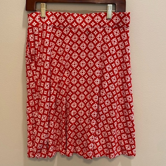 Boden Edie Jersey Swing Skirt w Pockets Red Pink Geometric Size 8 LONG - Picture 1 of 7